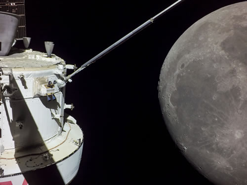 Orion Spacecraft to the Moon